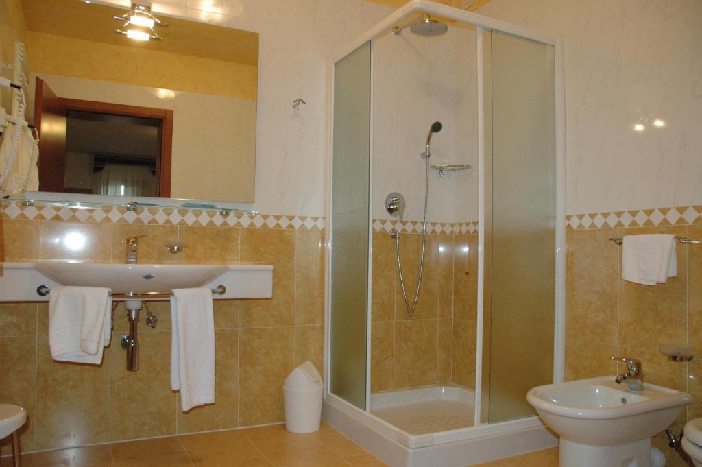 Hotel Ristorante Dotto Varago Room photo